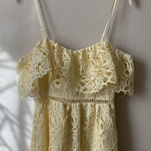 ASTR the label Yellow Lace MIDI Dress - Picture 4 of 9